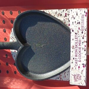 Heart-Shaped Cast Iron Frying Pan